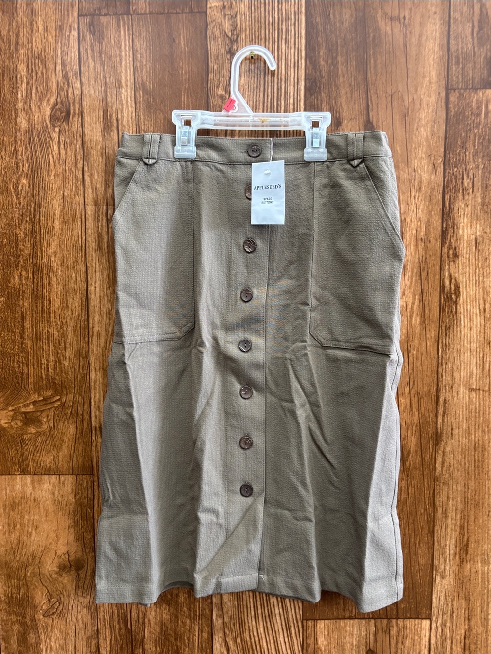 NWT Appleseed's Olive Button-Down Midi Skirt with Front Pockets